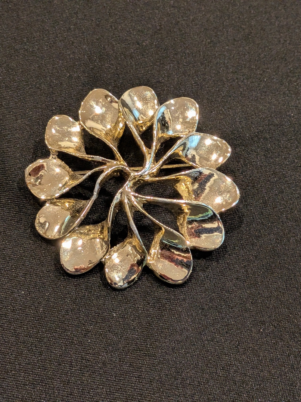 Vintage Gold Floral Spiral Brooch - Women's Jewelry